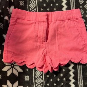 Scalloped linen shorts